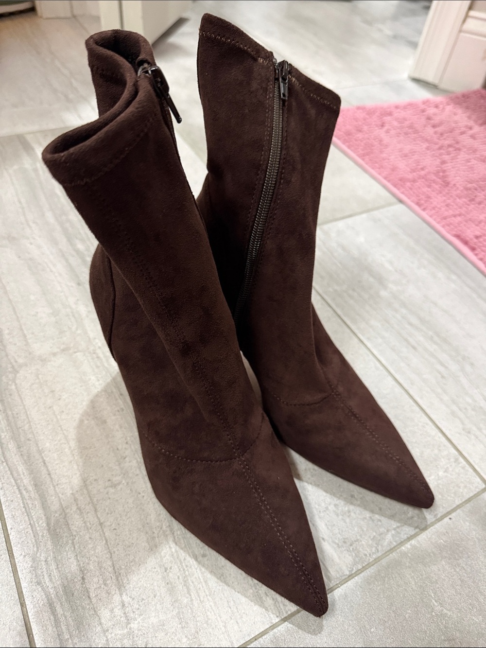 Women's Pointed Toe Suede Ankle Boots - Brown